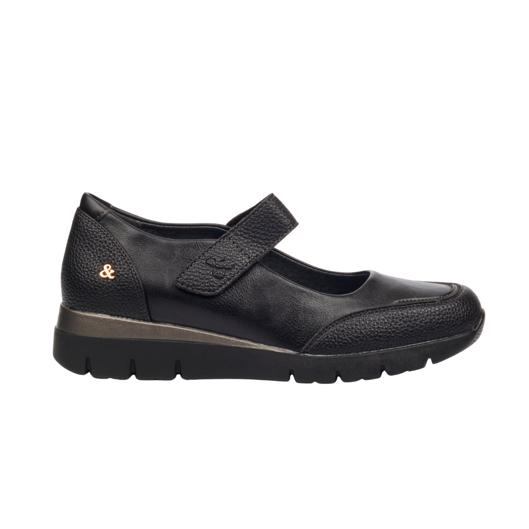 Black DC Dawn 3 casual shoes with lightweight flexible design for everyday comfort